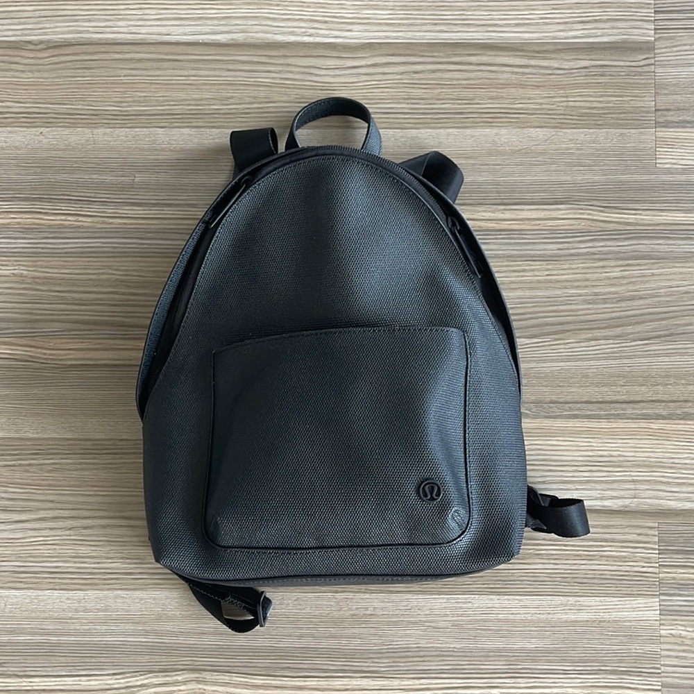 Lululemon bag